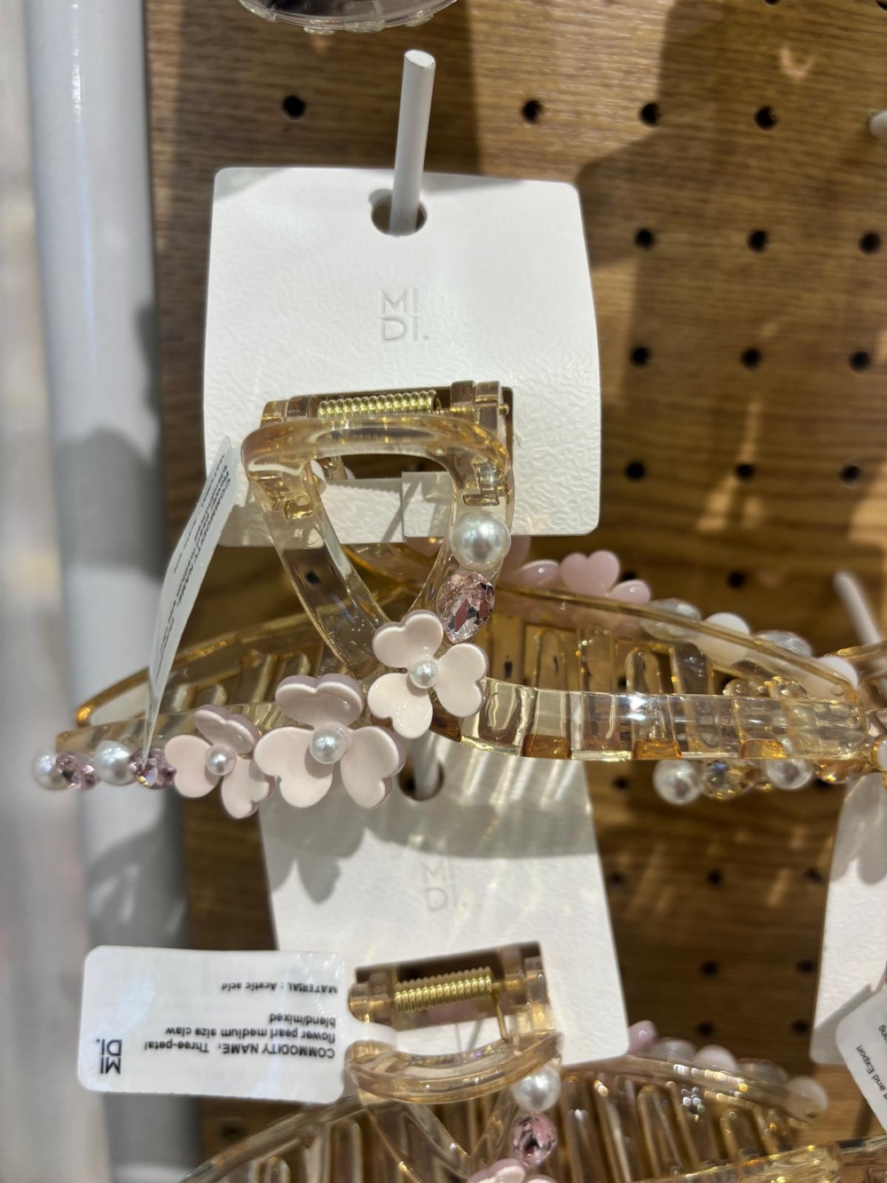 Three-Petal Flower Pearl Claw Clip/Medium/Mixed