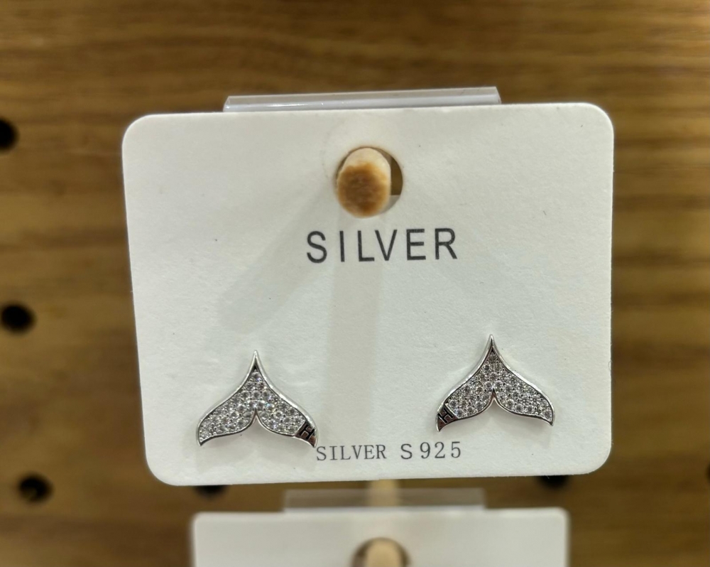 S925 silver diamond fishtail stud earrings
