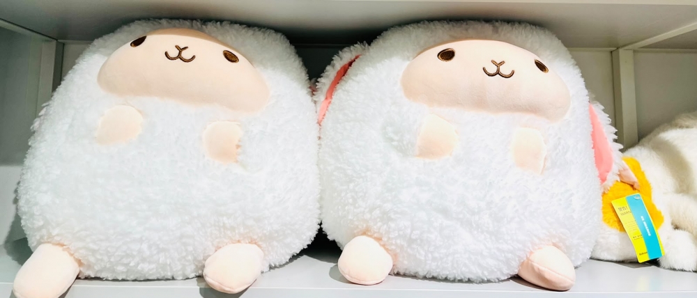 Sitting Lamb 40 cm