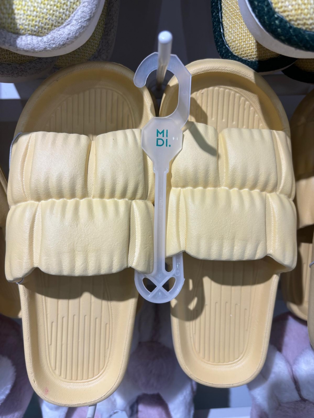 Simple Pleated Women's Home Slippers/40-41/Yellow