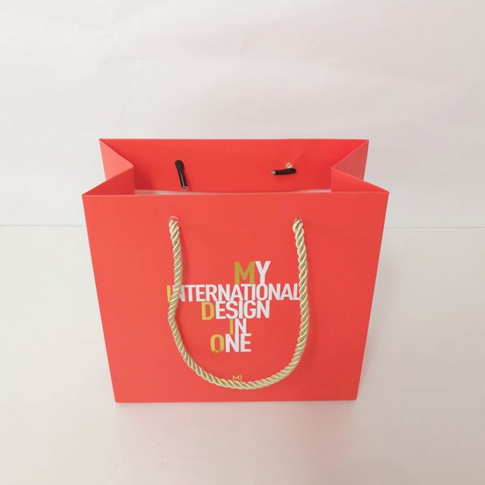 MIDI. small red gift bag
