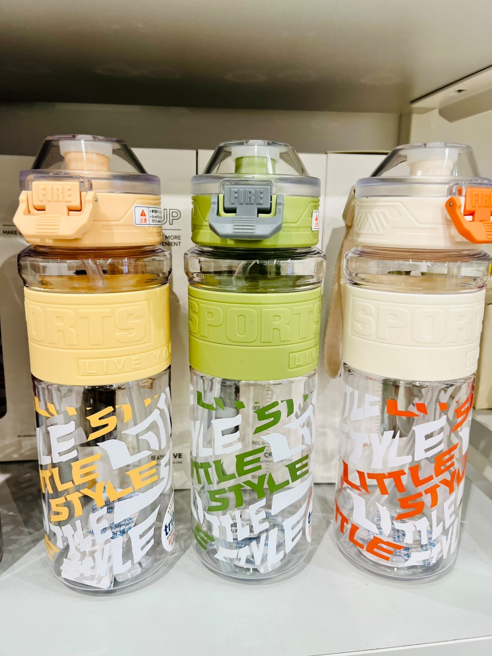 750 ml Maxx Snap Lock Plastic Cup Assorted