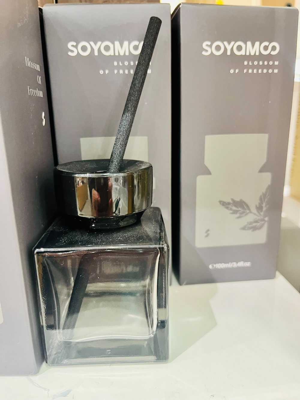 Small Square Bottle Flameless Aromatherapy 100 ml Black