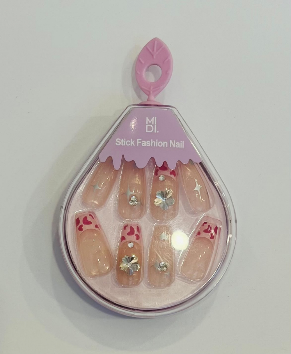 Hand Wearing Nails 24 Pieces Love French