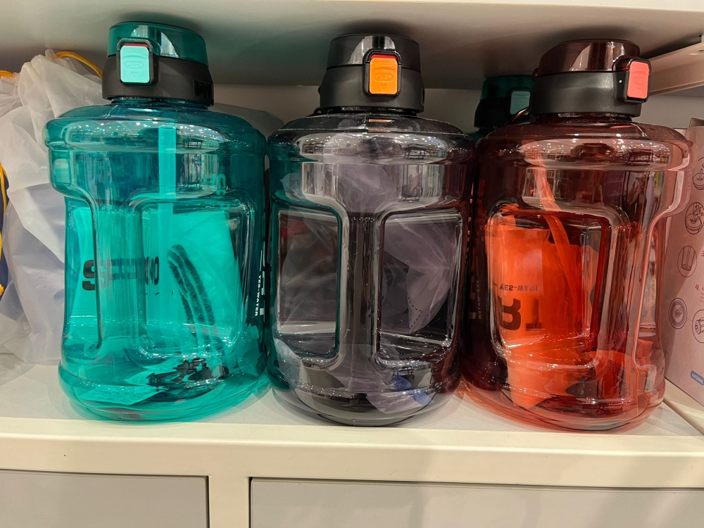 Large Capacity Outdoor Sports Bottle