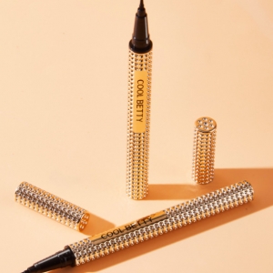 Deep charm eyeliner