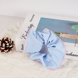 Simple pinstripe head tie/blue