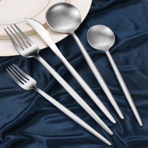 Minimalist fashion fork